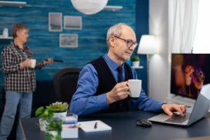 Seniors using technology at a senior living community